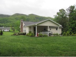304 Bill Bennett Road Johnson City, TN 37604 - Photo 2 of 12 Carport and Views