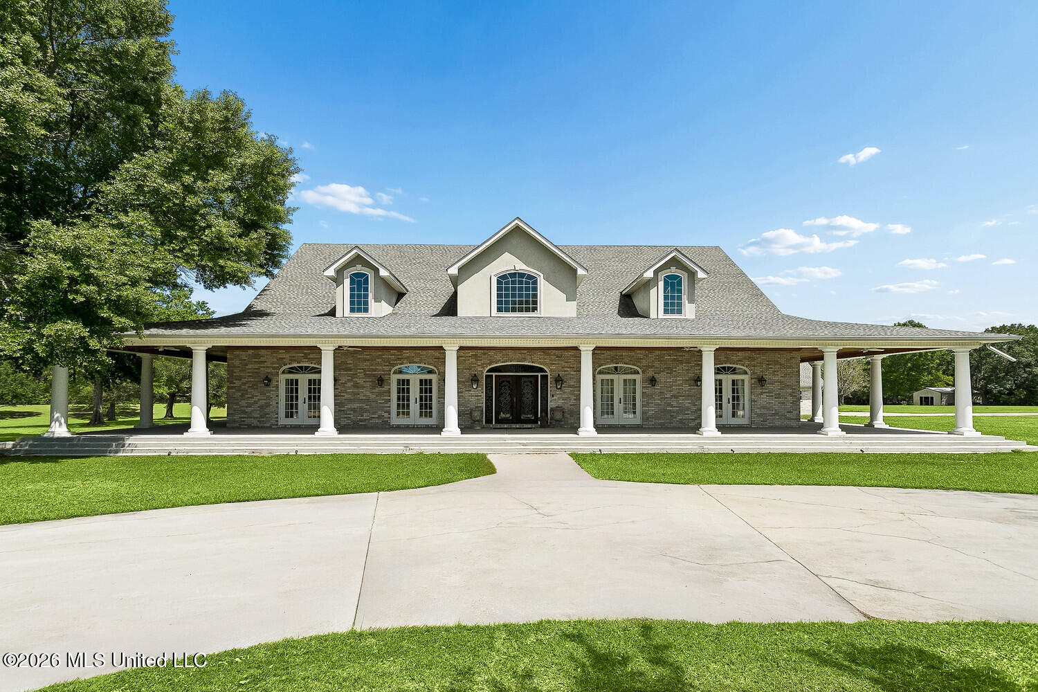 242 Carey Byrd Road Carriere, MS 39426 - Photo 4 of 65 Stately facade