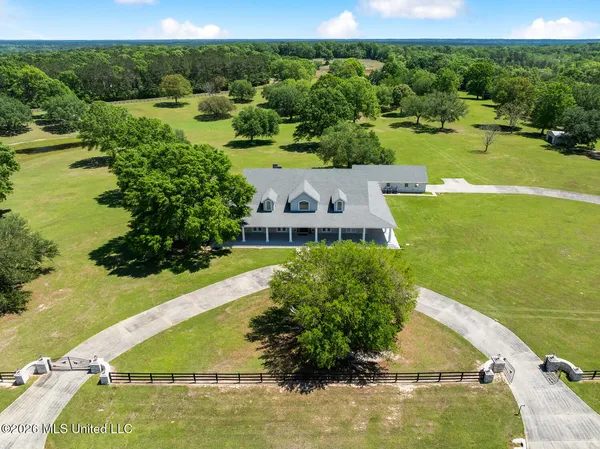 $1,620,000 | 242 Carey Byrd Road, Carriere, MS 39426