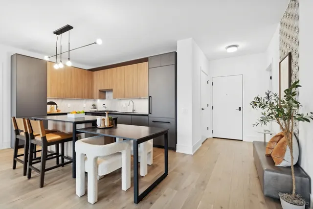 $650,000 | 234 West Polk Street, Unit 2804, Chicago, IL 60605