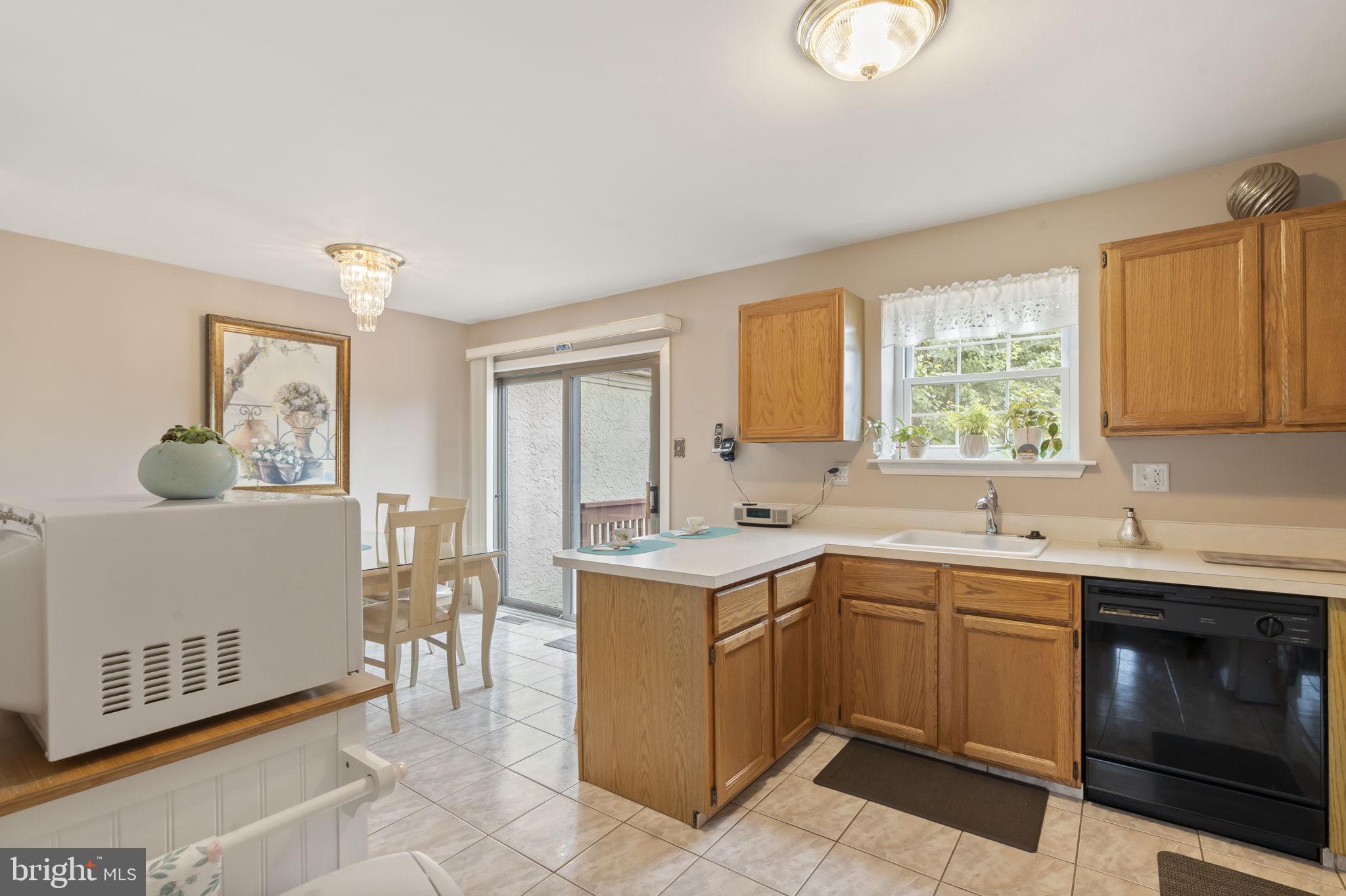 25 Ruth Road Brookhaven, PA 19015 - Photo 5 of 27