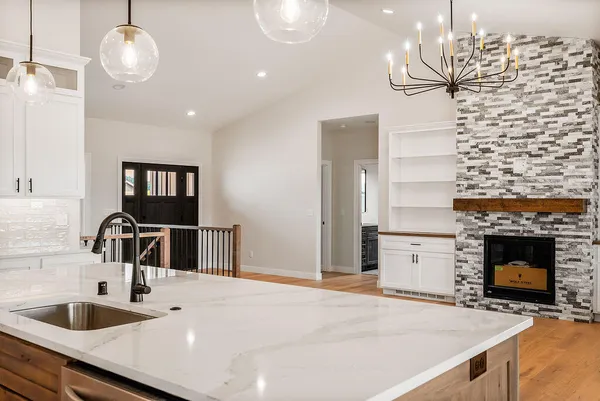 $779,900 | 1413 Herb Lane, Holmen, WI 54636