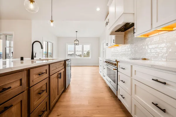 $779,900 | 1413 Herb Lane, Holmen, WI 54636