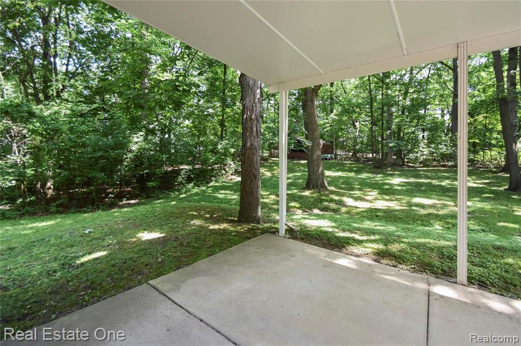 2555 South Livernois Road Rochester Hills, MI 48307 - Photo 12 of 17