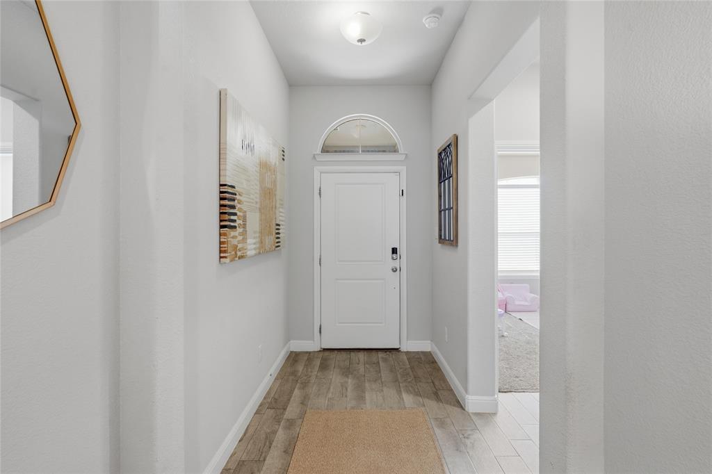 1812 Ruffian Road Granbury, TX 76049 - Photo 4 of 37 Gallery Image 4