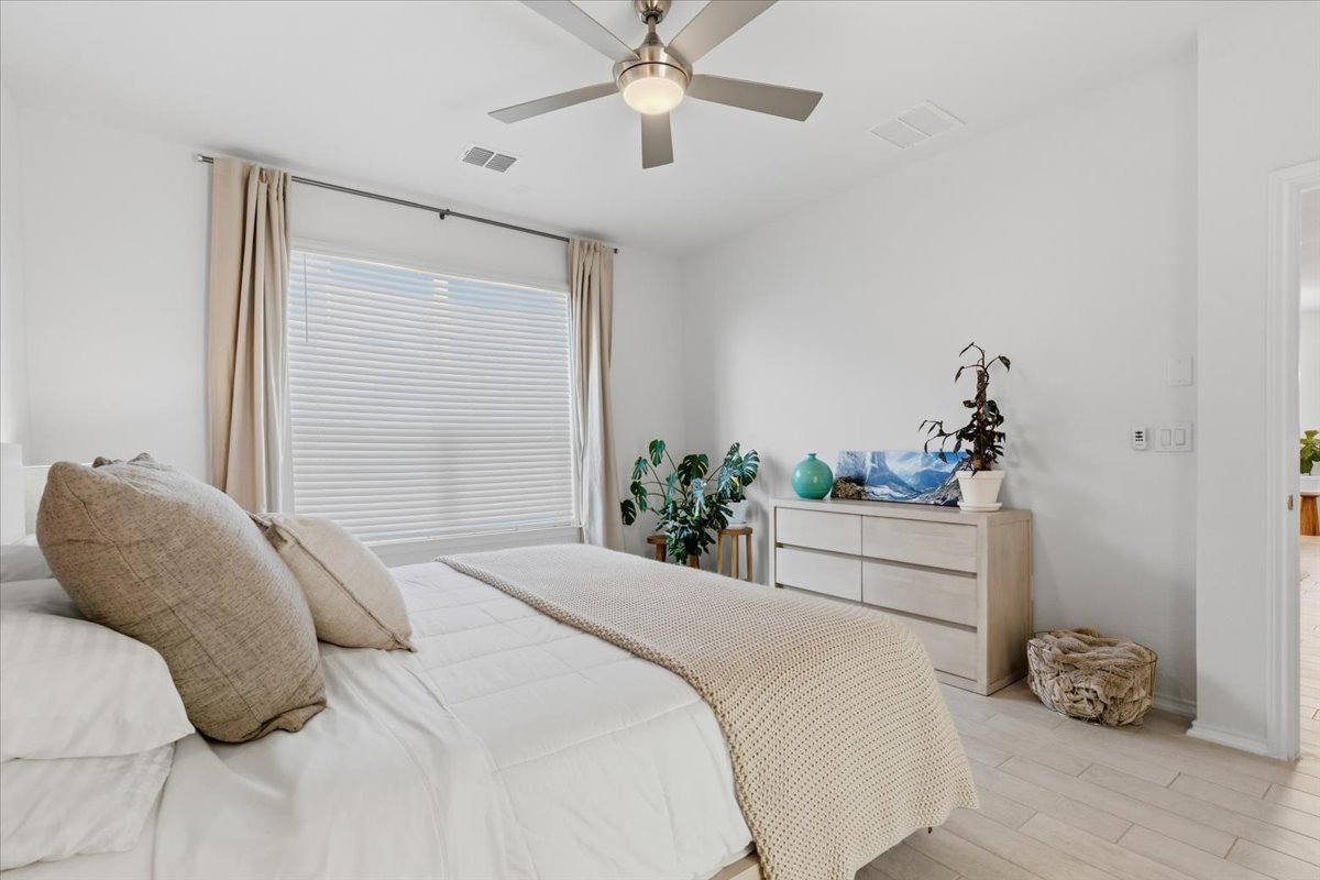 6909 Daniel Ranch Drive Austin, TX 78744 - Photo 12 of 24