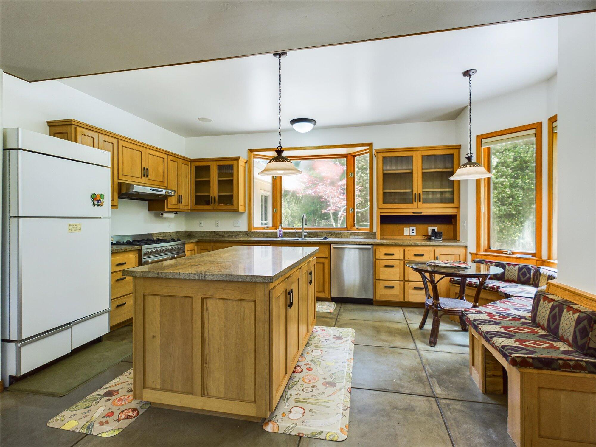 5500 Goodman Ranch Road Garberville, CA 95542 - Photo 12 of 153