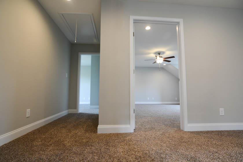 780 Grays Chapel Road Southside, TN 37171 - Photo 19 of 30 an empty room and mirror