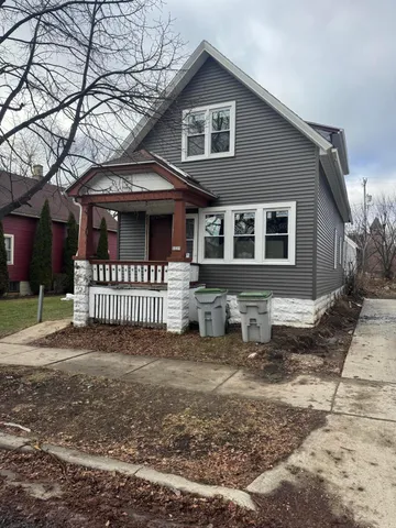 $389,900 | 2225 North Hubbard Street, Milwaukee, WI 53212