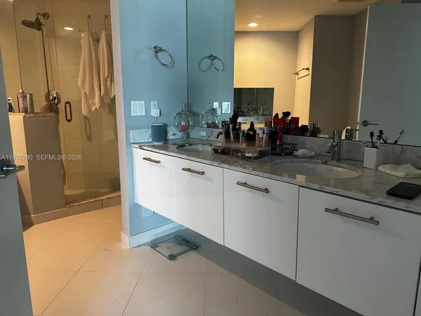 $4,500 | 500 Brickell Avenue, Unit 3307, Miami, FL 33131