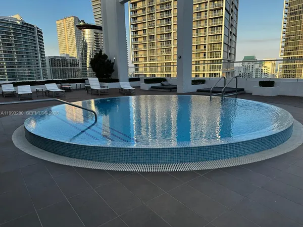 $4,500 | 500 Brickell Avenue, Unit 3307, Miami, FL 33131