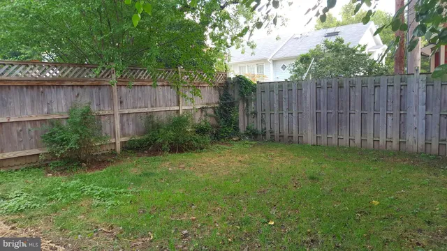 $2,950 | 905 Little Street, Alexandria, VA 22301