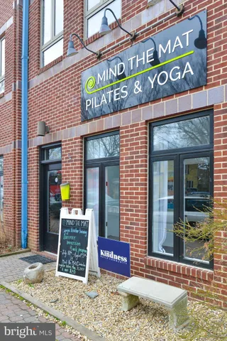 $2,950 | 905 Little Street, Alexandria, VA 22301