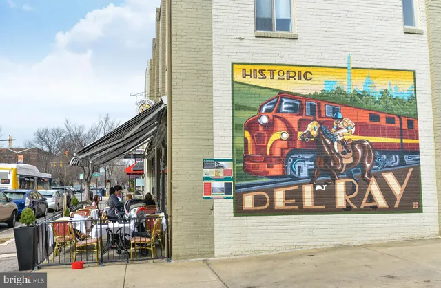 $2,950 | 905 Little Street, Alexandria, VA 22301