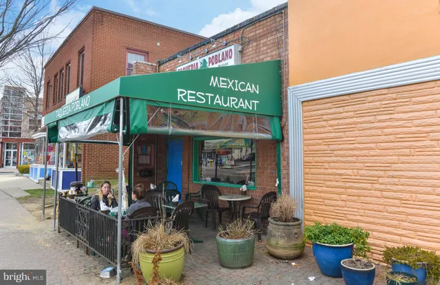 $2,950 | 905 Little Street, Alexandria, VA 22301