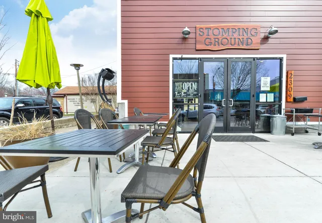 $2,950 | 905 Little Street, Alexandria, VA 22301