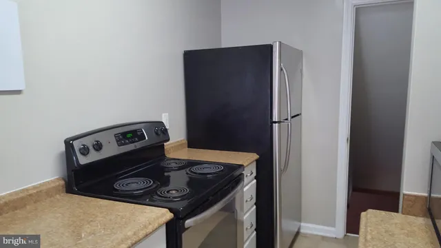 $2,950 | 905 Little Street, Alexandria, VA 22301