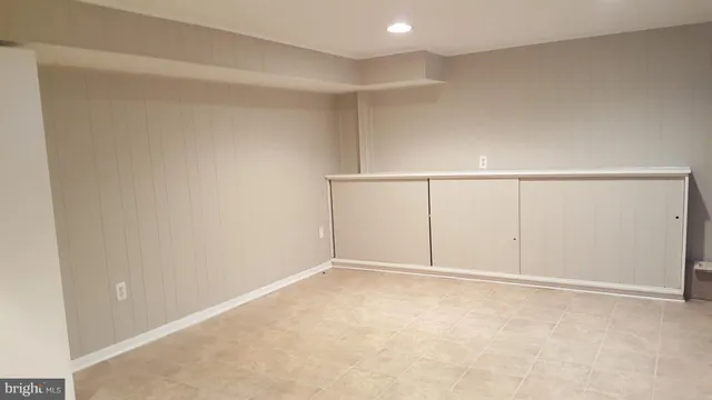 $2,950 | 905 Little Street, Alexandria, VA 22301