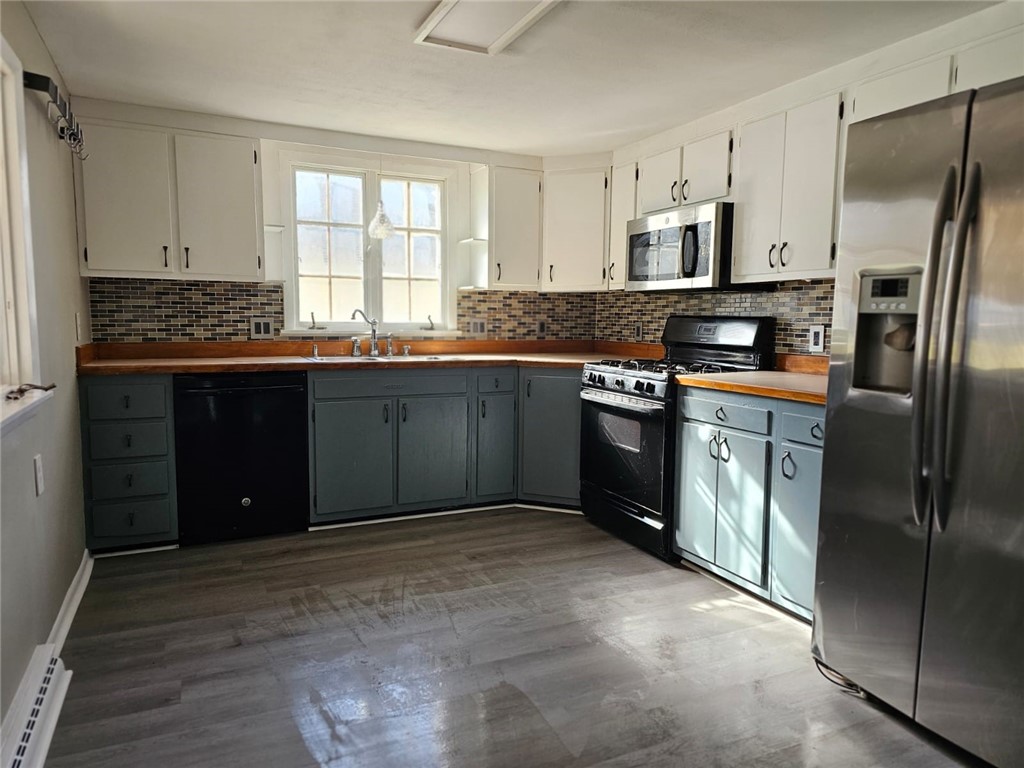 6972 Owasco Road Owasco, NY 13021 - Photo 2 of 27 Large, updated Kitchen