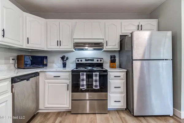 $319,999 | 12522 Wolf River Road, Gulfport, MS 39503