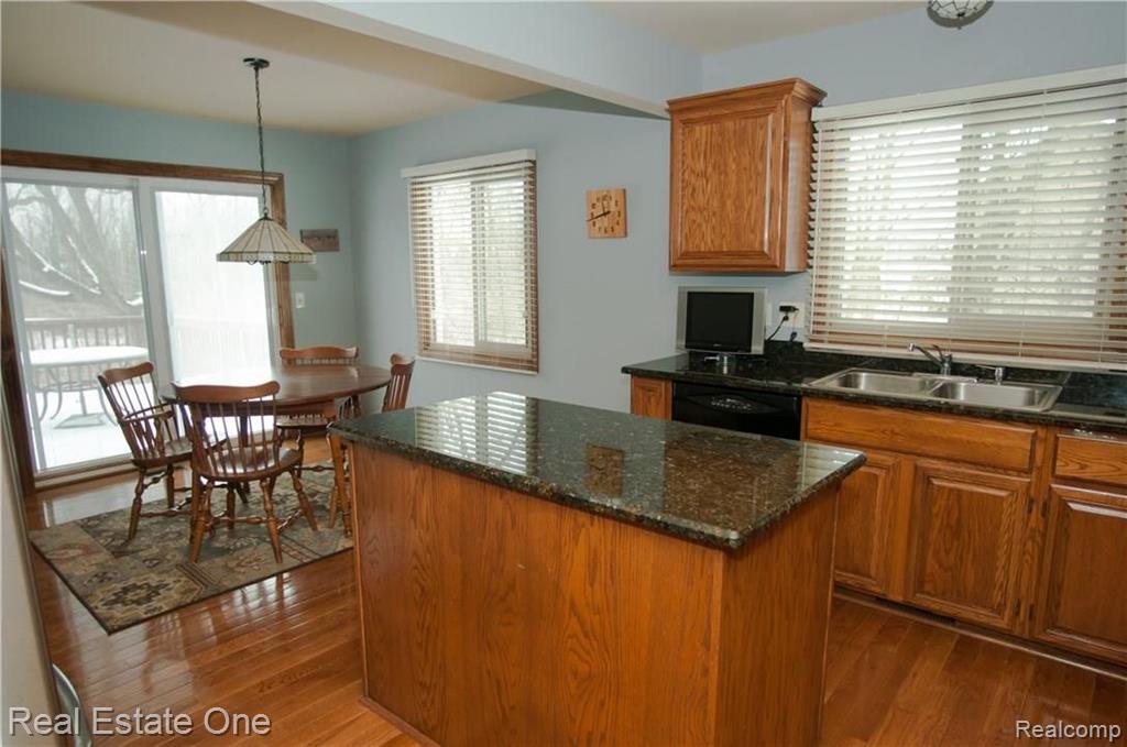 1347 Bembridge Drive Rochester Hills, MI 48307 - Photo 22 of 66