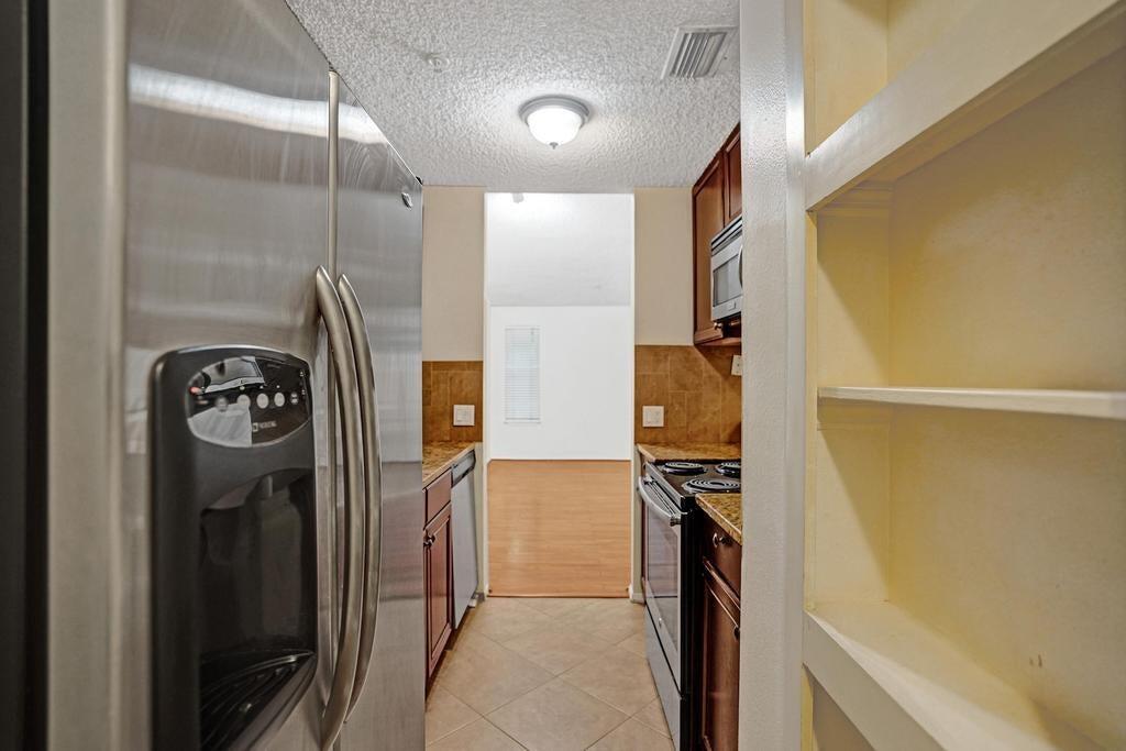 2301 North Congress Avenue, Unit 27 Boynton Beach, FL 33426 - Photo 18 of 39 19