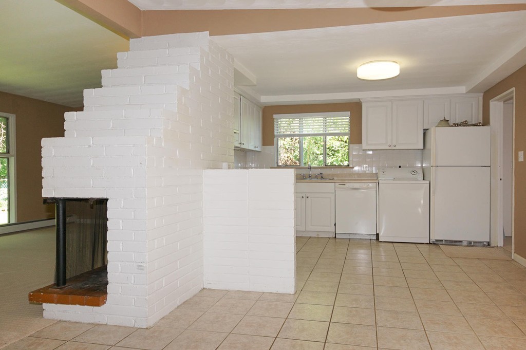 27 Cherry Road Framingham, MA 01701 - Photo 3 of 12