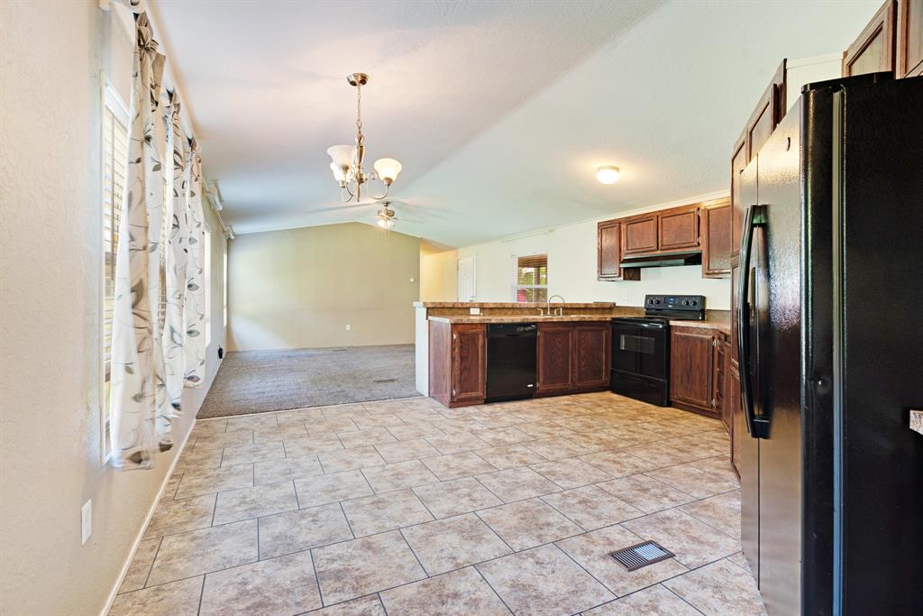 101 South County Road Arthur City, TX 75411 - Photo 4 of 26