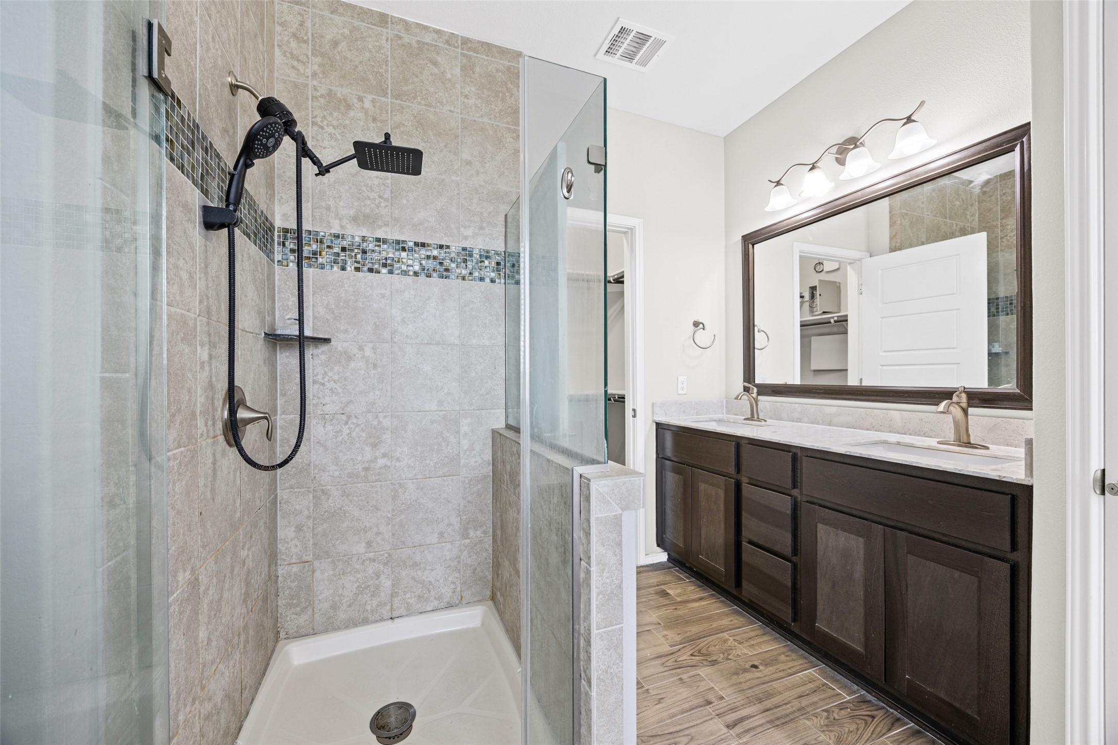 17401 Silent Harbor Loop Pflugerville, TX 78660 - Photo 26 of 37 Primary bathroom