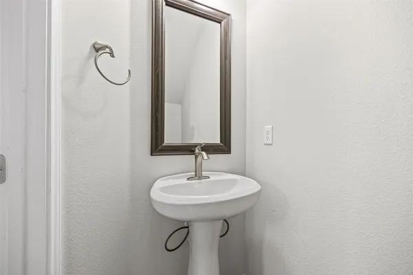 $2,800 | 17401 Silent Harbor Loop, Pflugerville, TX 78660