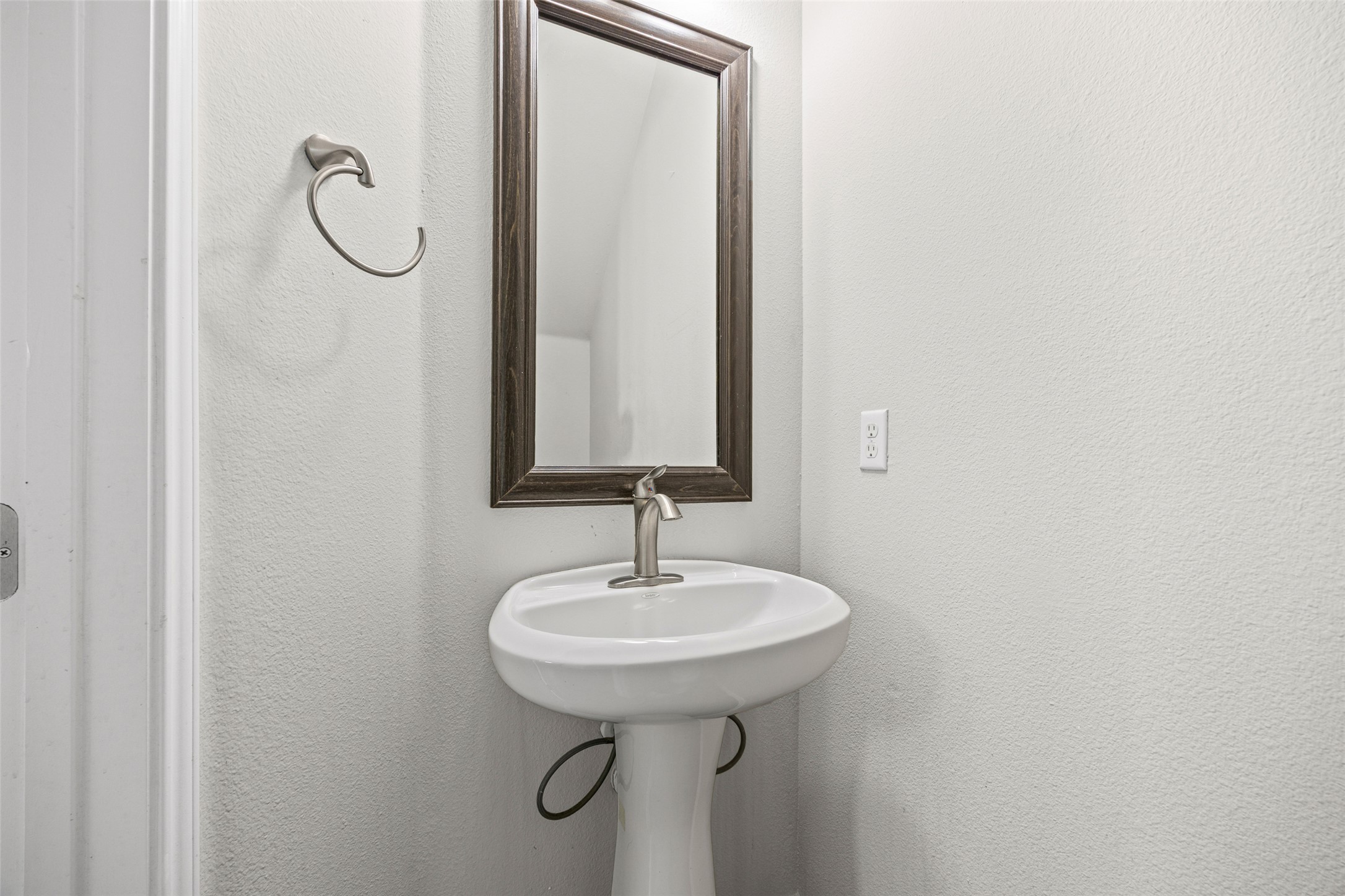 17401 Silent Harbor Loop Pflugerville, TX 78660 - Photo 8 of 37 Half bathroom