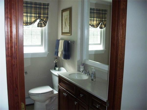 87 Lexington Road Dracut, MA 01826 - Photo 11 of 13 Gallery Image 11