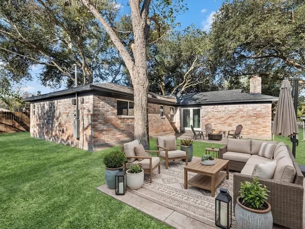 $225,000 | 609 Debbie Lane, Alvin, TX 77511