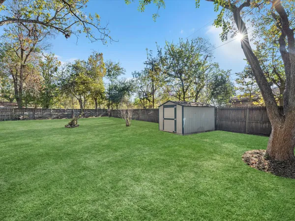$225,000 | 609 Debbie Lane, Alvin, TX 77511