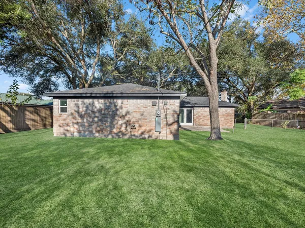 $225,000 | 609 Debbie Lane, Alvin, TX 77511