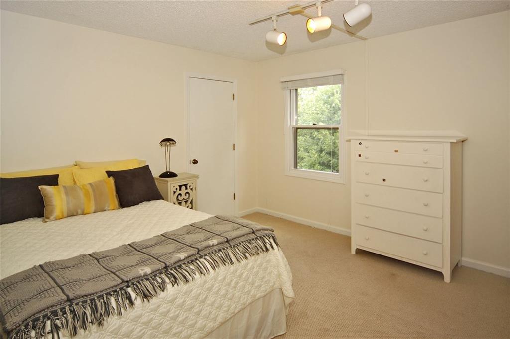 2029 Bechtel Road Indianapolis, IN 46260 - Photo 22 of 30 Gallery Image 22