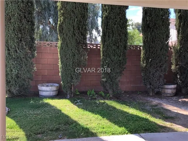 $1,425 | 1850 Center Street, Las Vegas, NV 89106