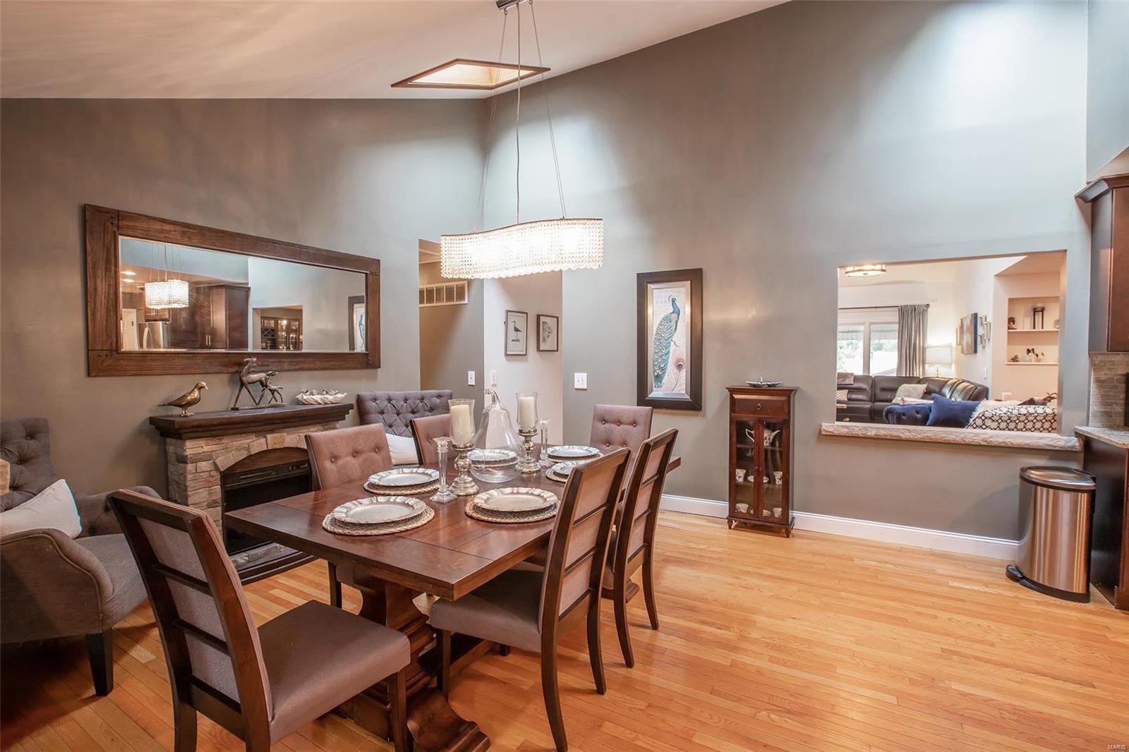 14381 Ladue Road Chesterfield, MO 63017 - Photo 14 of 46
