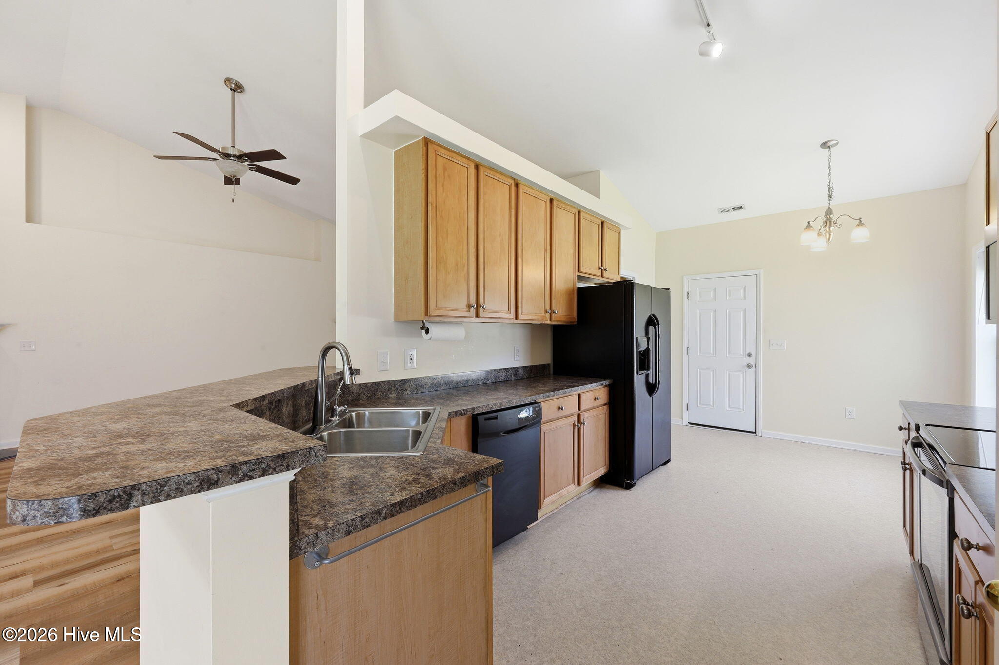 112 Bermuda View New Bern, NC 28560 - Photo 12 of 55