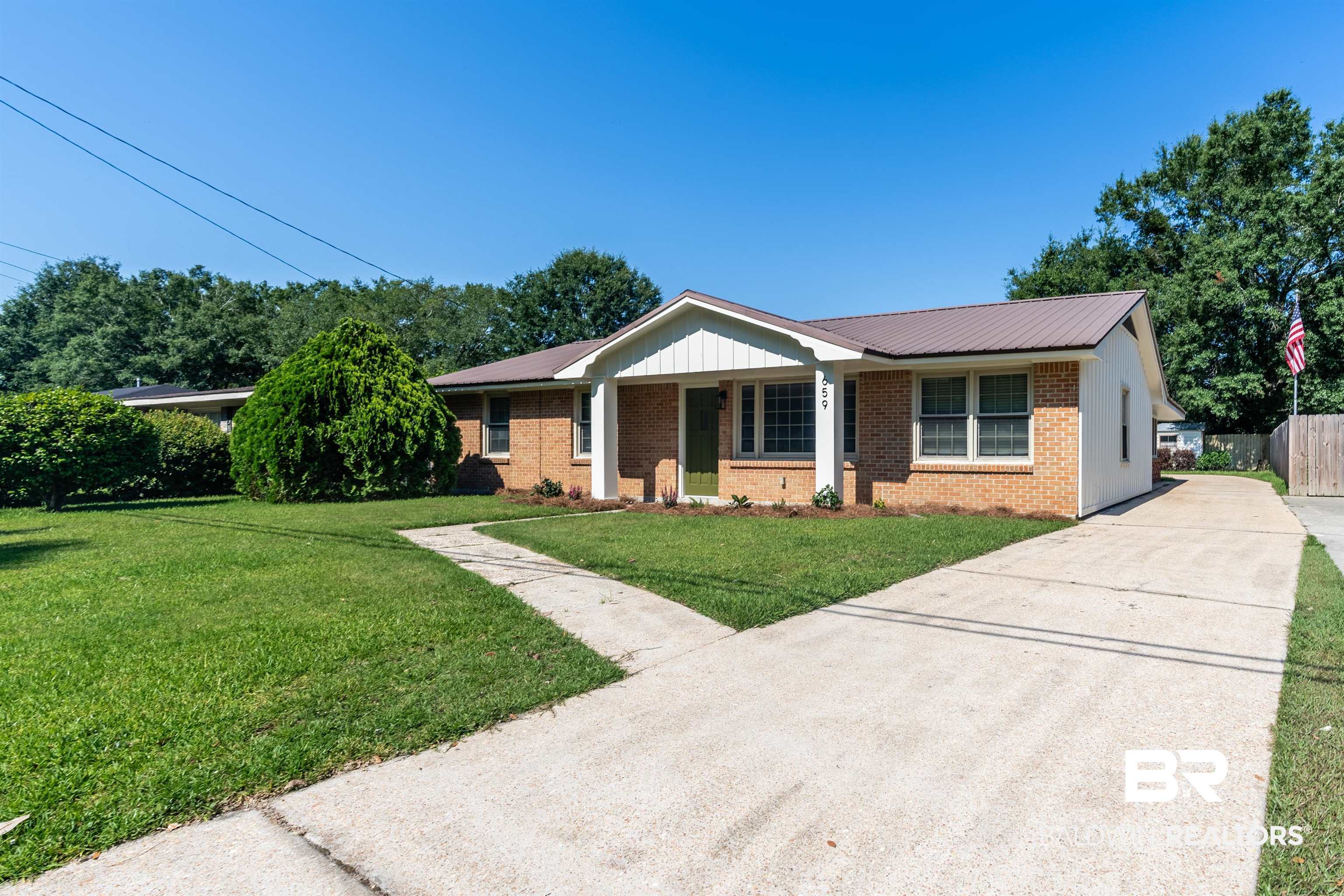 659 Grand Boulevard Mobile, AL 36611 - Photo 3 of 39