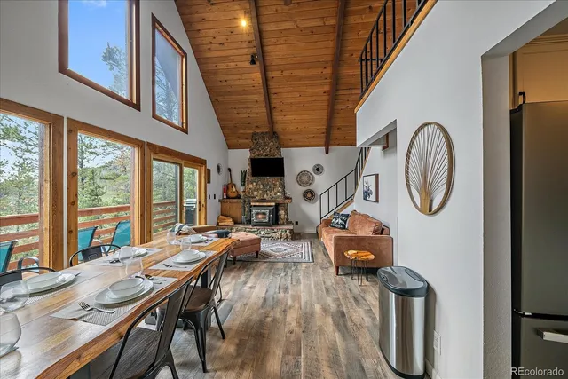 a view of a furniture window and wooden floor