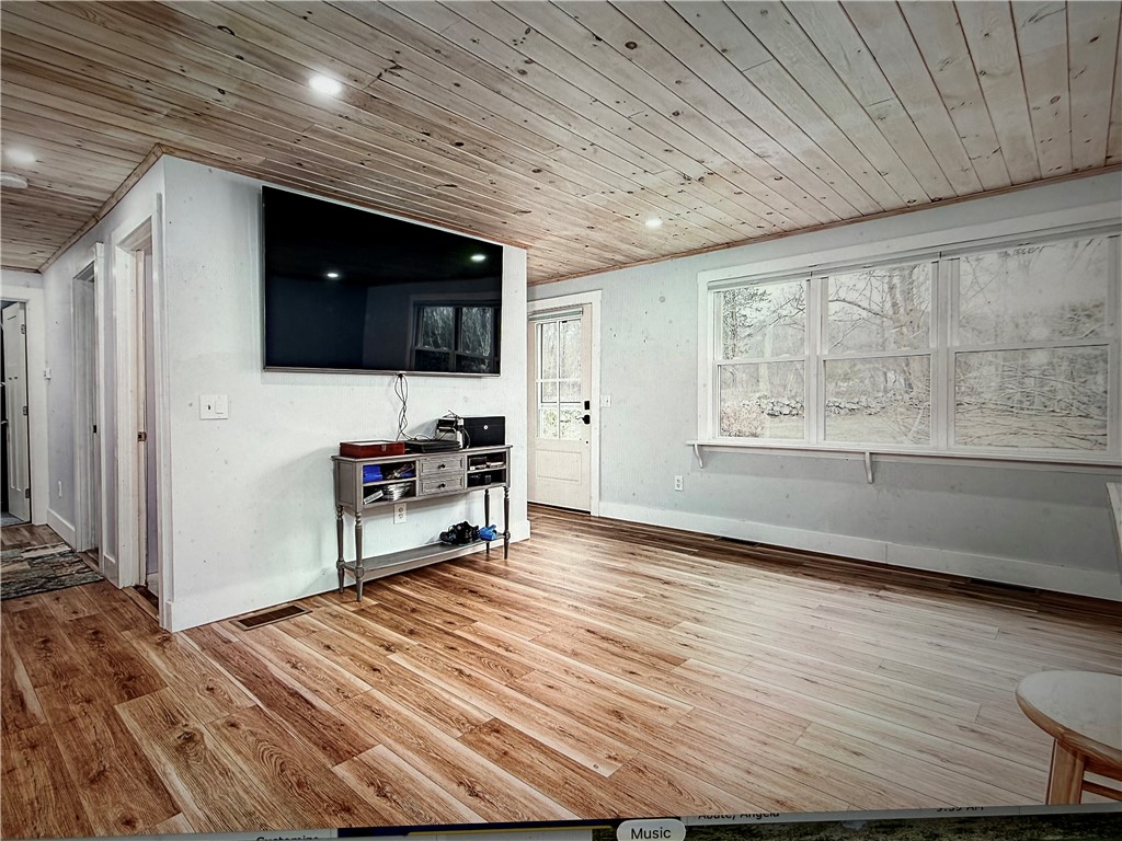 62 Biscuit City Road Charlestown, RI 02813 - Photo 5 of 20