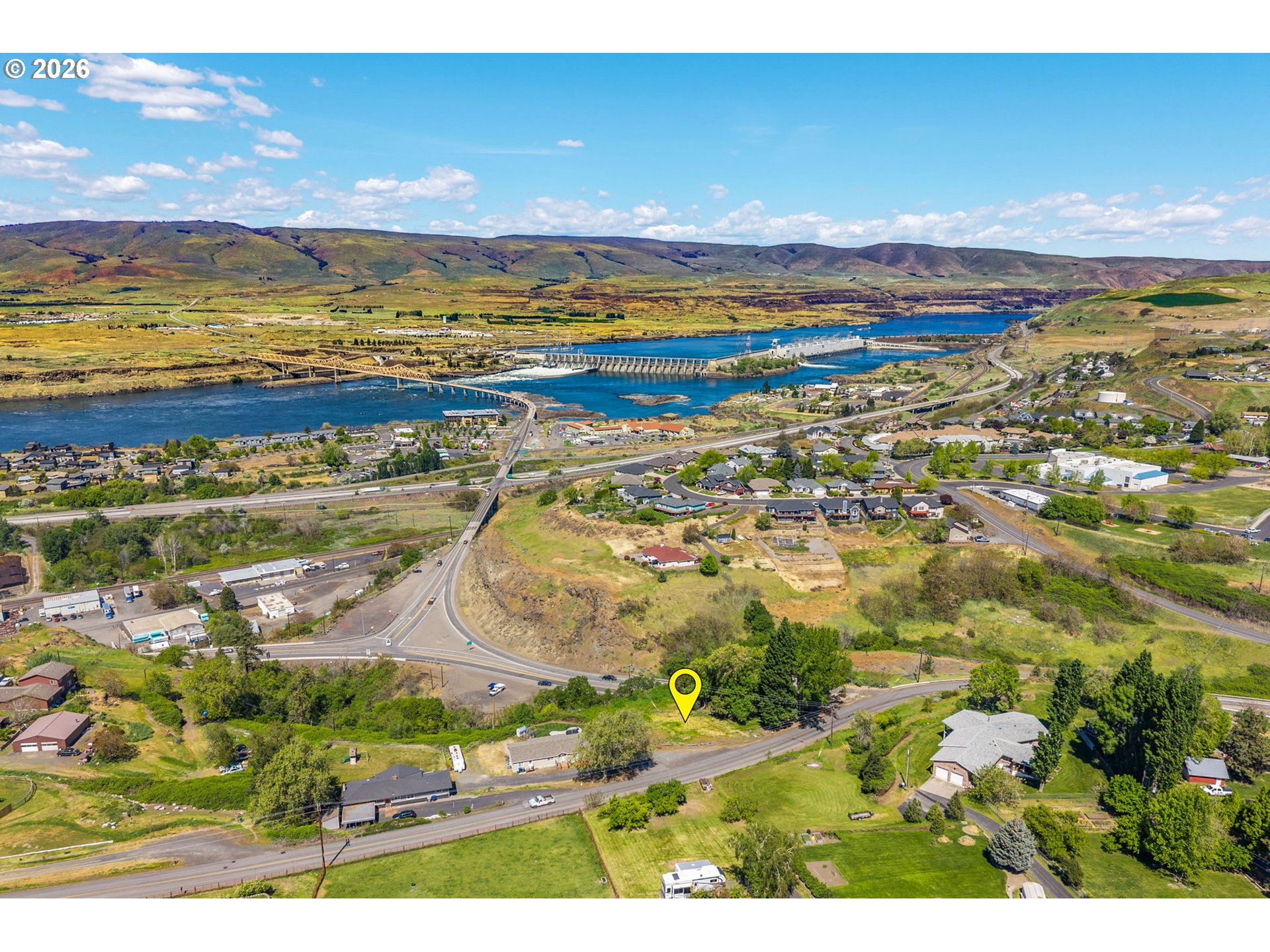 0 Fremont Street The Dalles, OR 97058 - Photo 14 of 16 a view of an ocean and beach
