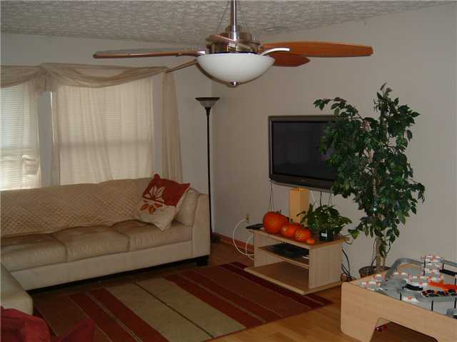 2089 Waymont Road Columbus, OH 43229 - Photo 2 of 12 Gallery Image 2