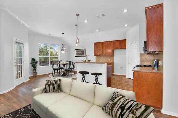 $3,400 | 5813 York Bridge Circle, Austin, TX 78749