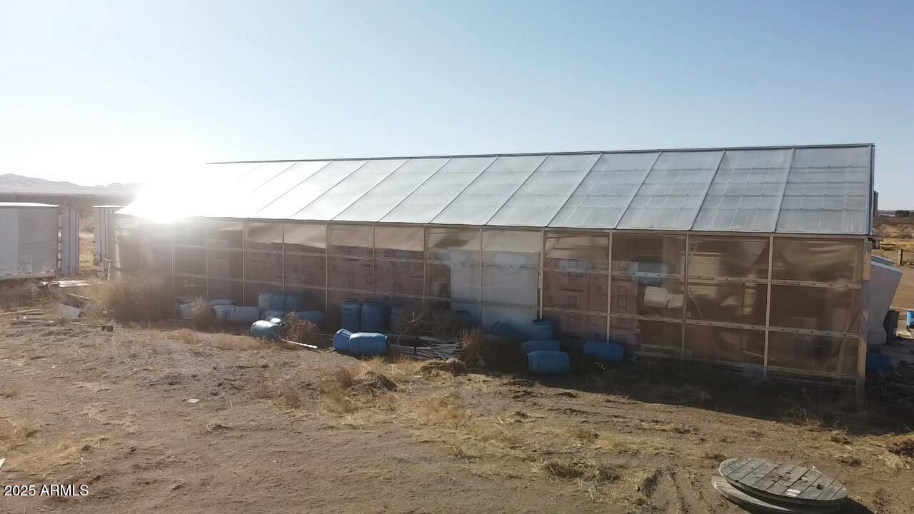 13525 South Pima Avenue, Unit 89 Pearce, AZ 85625 - Photo 7 of 9 a bathroom with a shower
