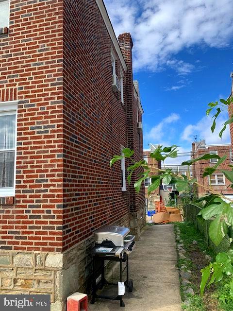 7026 Large Street Philadelphia, PA 19149 - Photo 2 of 15 Side/Breezeway