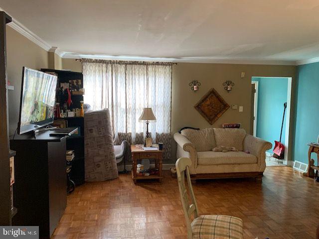 7026 Large Street Philadelphia, PA 19149 - Photo 5 of 15 Living Room