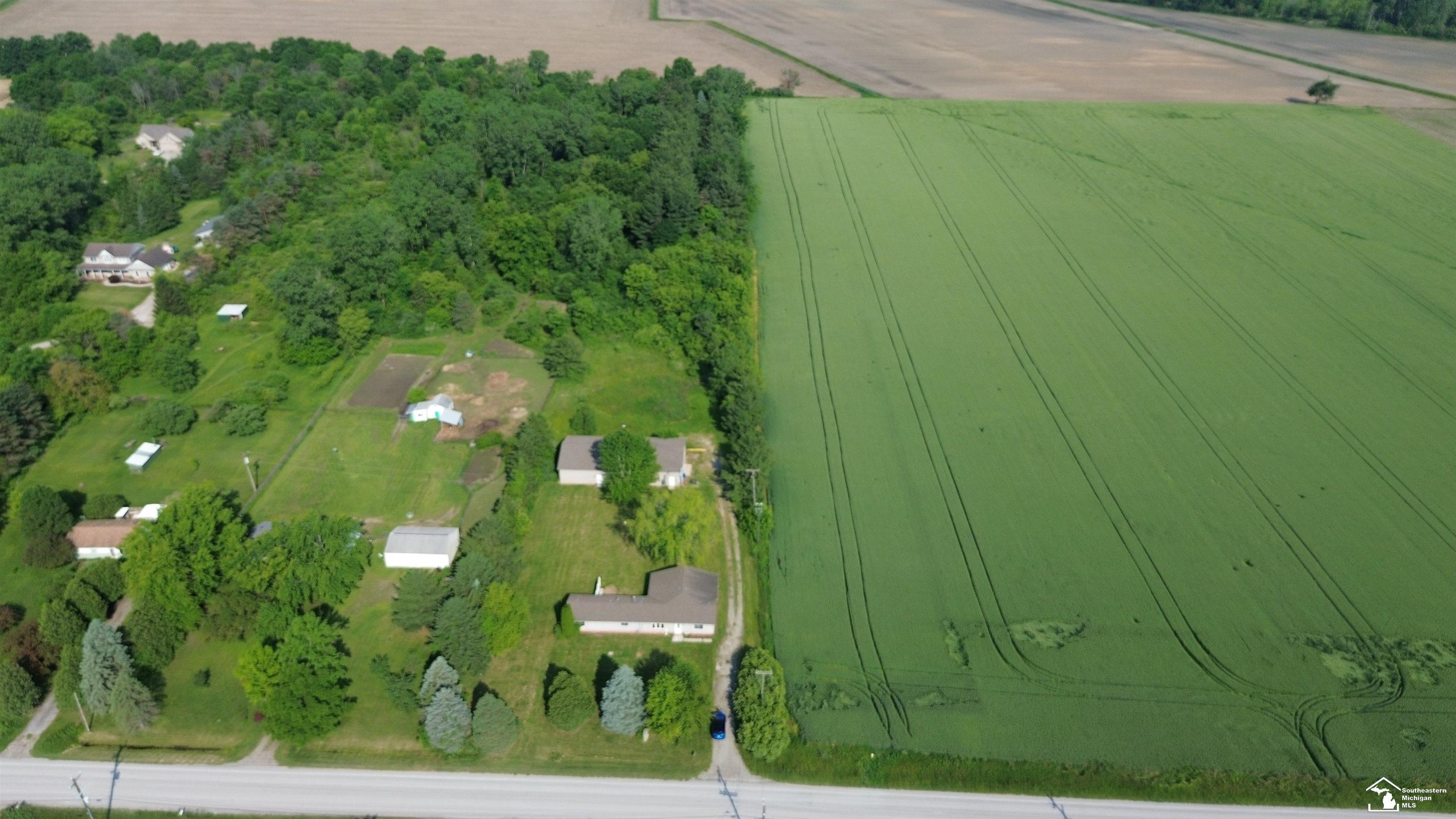 2131 Baldwin Road Monroe, MI 48162 - Photo 2 of 37