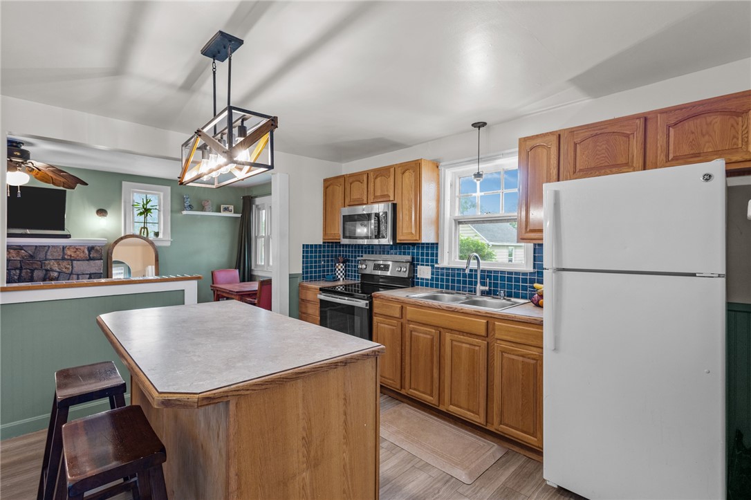 1223 Cumberland Hill Road Woonsocket, RI 02895 - Photo 9 of 38